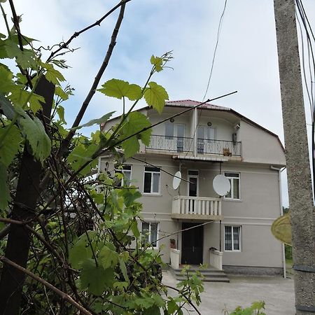 Гостьовий будинок Shamil House Махінджаурі Екстер'єр фото
