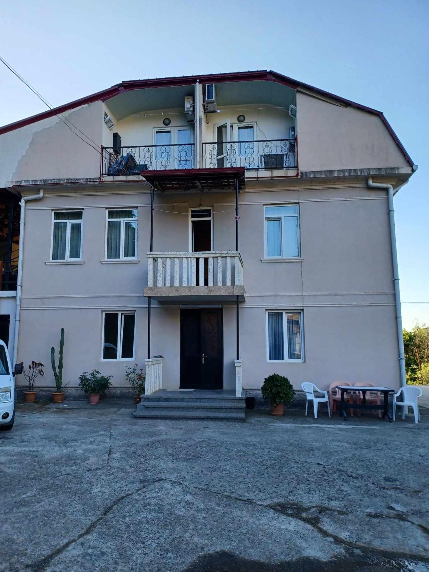 Гостьовий будинок Shamil House Махінджаурі Екстер'єр фото