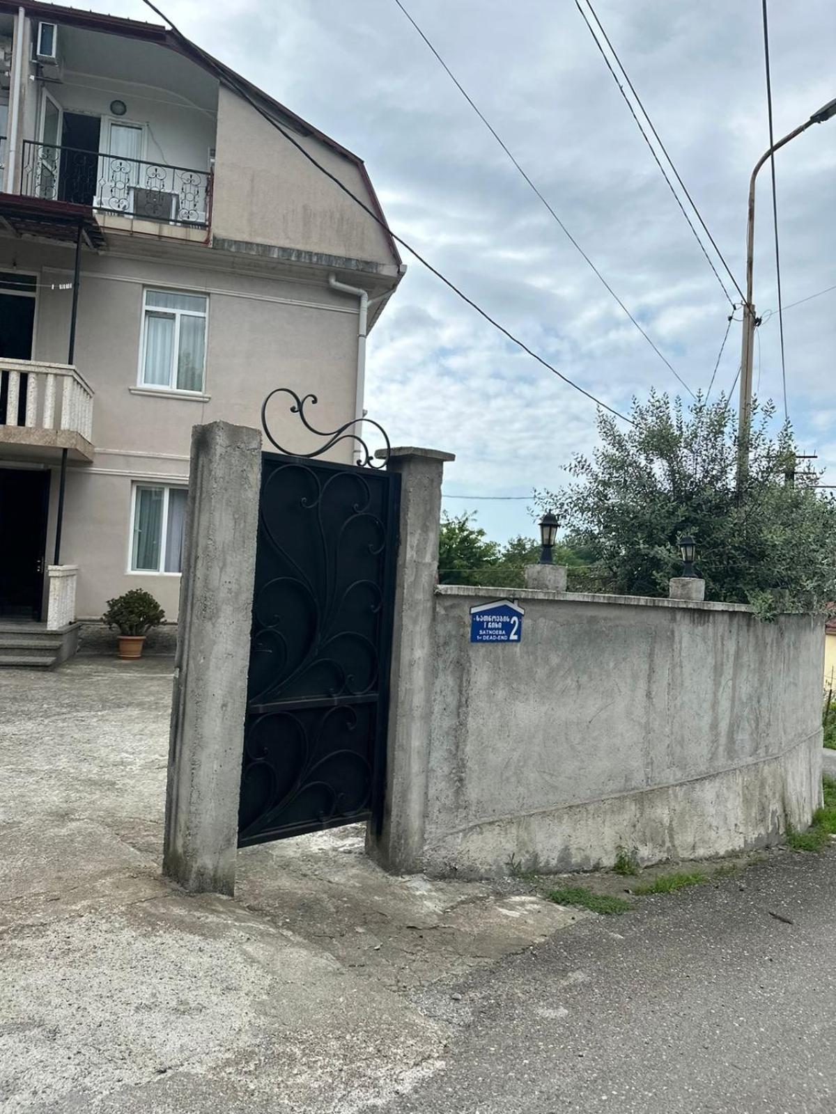 Гостьовий будинок Shamil House Махінджаурі Екстер'єр фото