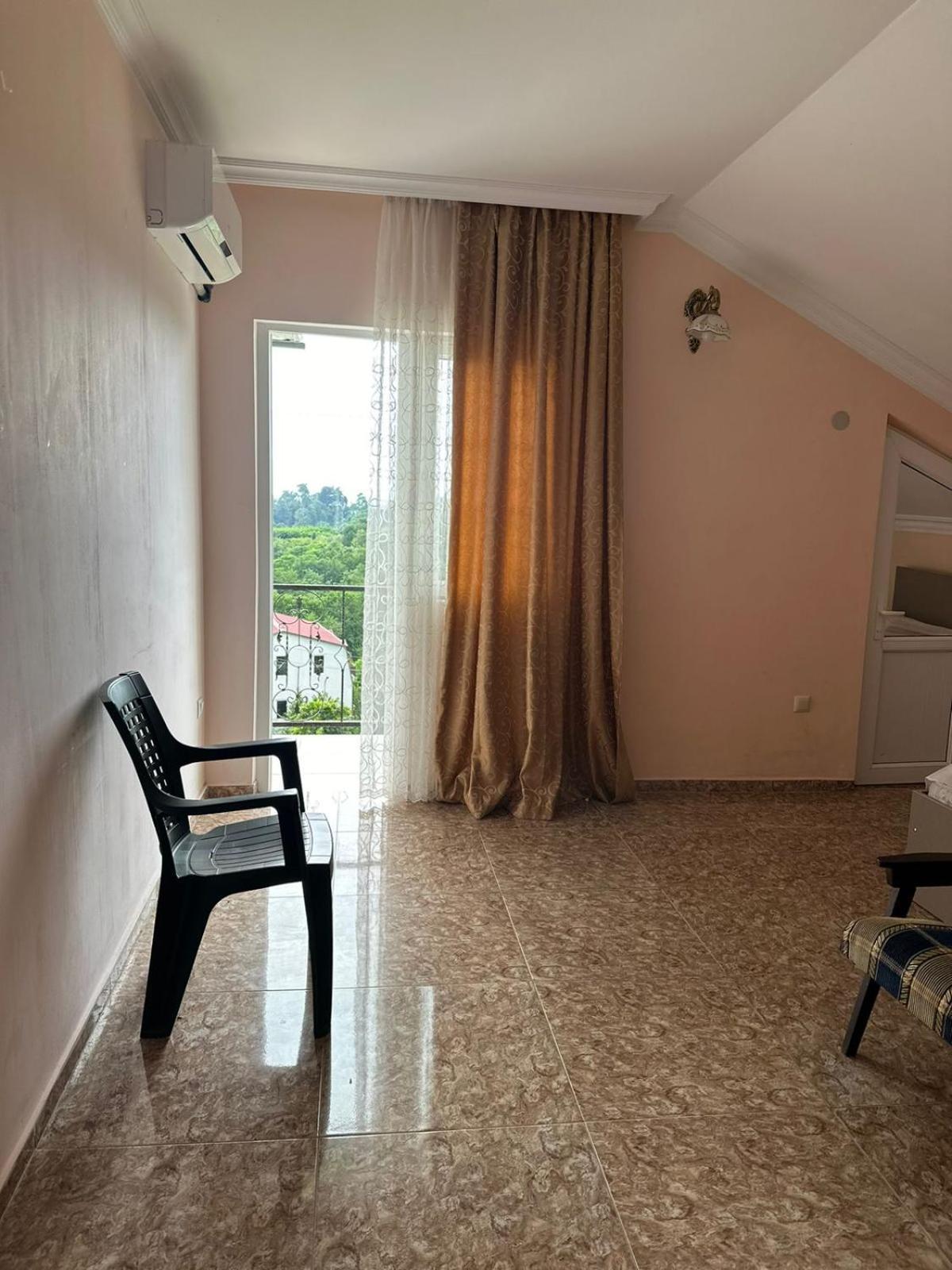 Гостьовий будинок Shamil House Махінджаурі Екстер'єр фото