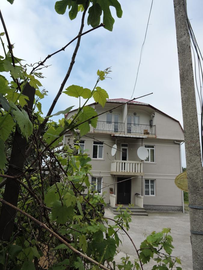 Гостьовий будинок Shamil House Махінджаурі Екстер'єр фото